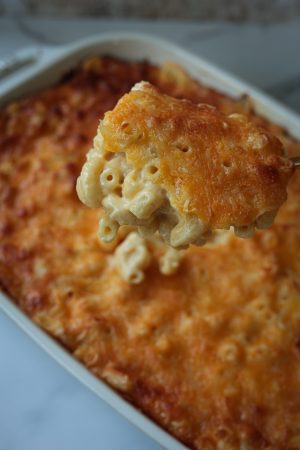 Creamy No Roux Baked Mac and Cheese - Asili Glam